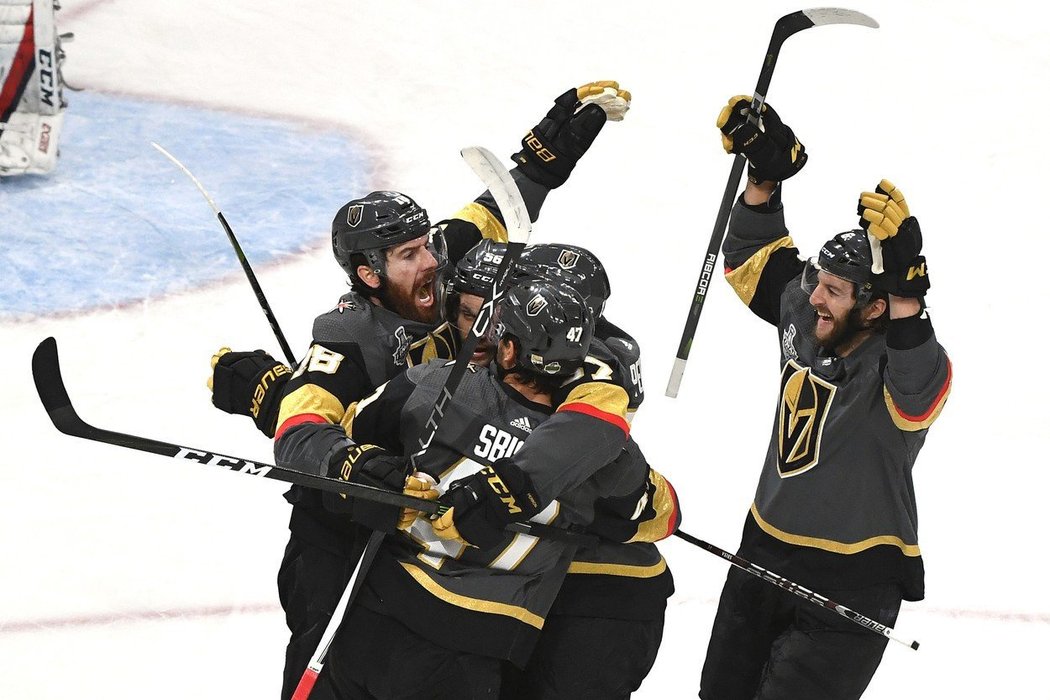 Hokejisté Vegas právě otevřeli skóre druhého finále Stanley Cupu.