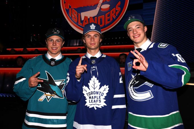 Na draftu NHL bylo vybráno 13 Čechů! Jedničkou se stal McKenna, dočkal se i Galvas Na draftu NHL bylo vybráno 13 Čechů! Jedničkou se stal McKenna, dočkal se i Galvas
