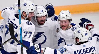 Tampa ve Stockholmu udolala Buffalo. Sobotku vyřadil Kučerovův hit