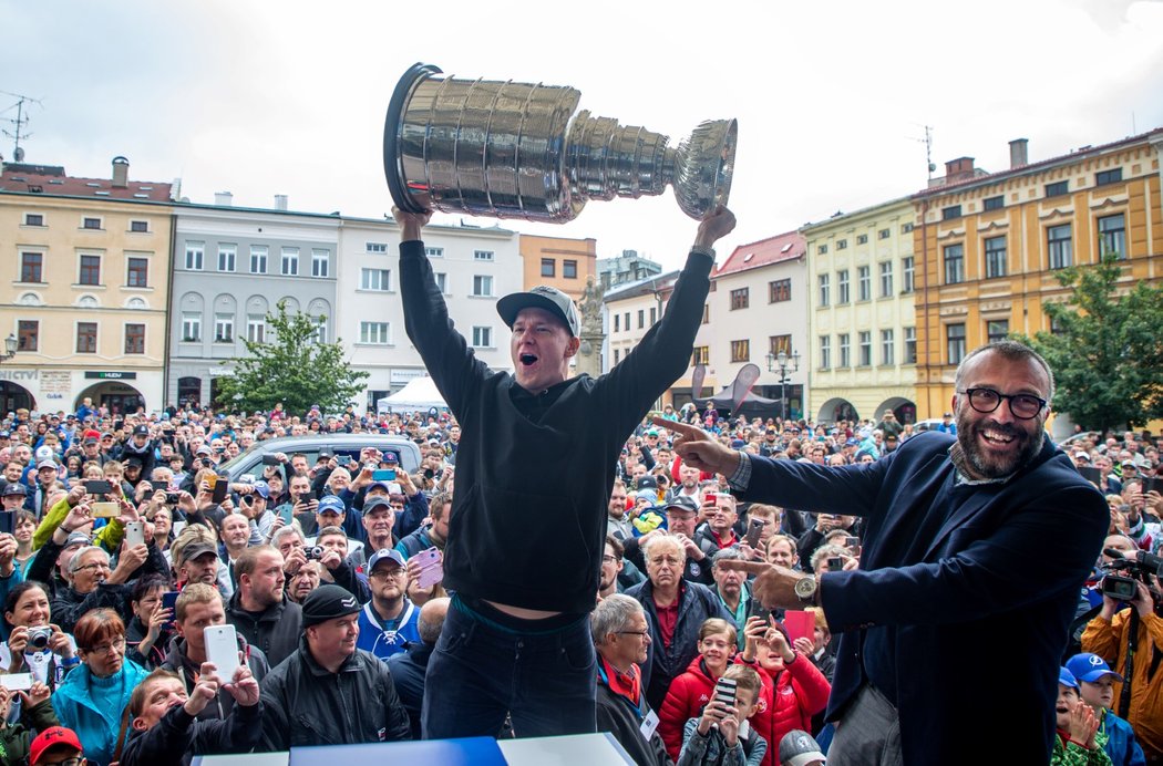 Ondřej Palát si ve středu užil svůj den se Stanley Cupem