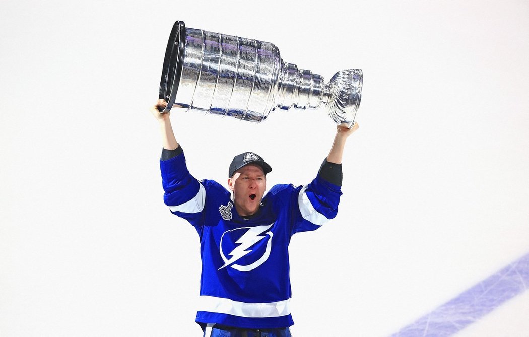 Ondřej Palát slaví druhý Stanley Cup s Tampou