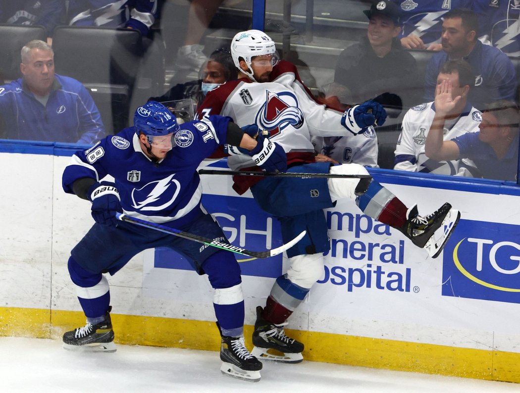 Colorado Avalanche ovládlo letošní ročník NHL, ve finále přetlačilo Tampu Bay