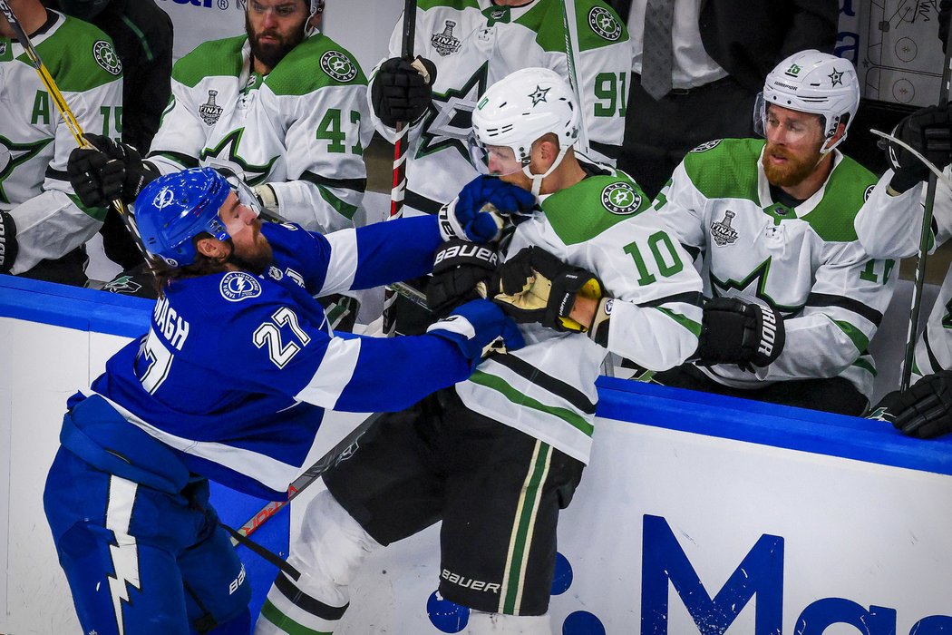 Tampa Bay ve finále Stanley Cupu vede 2:1 na zápasy