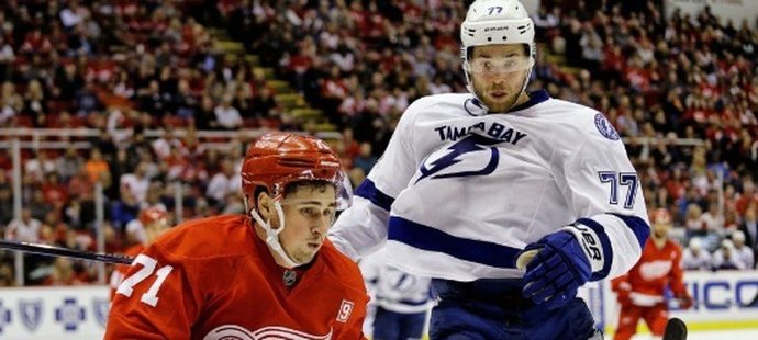 Dylan Larkin se neprosadil a Detroit padl v prodloužení s Tampou