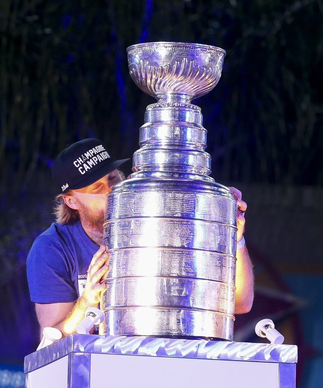 Steven Stamkos, kterému operovaný břišní sval umožnil v play off odehrát jen necelé tři minuty, stihl ve třetí finálové bitvě vstřelit Dallasu jednu branku.