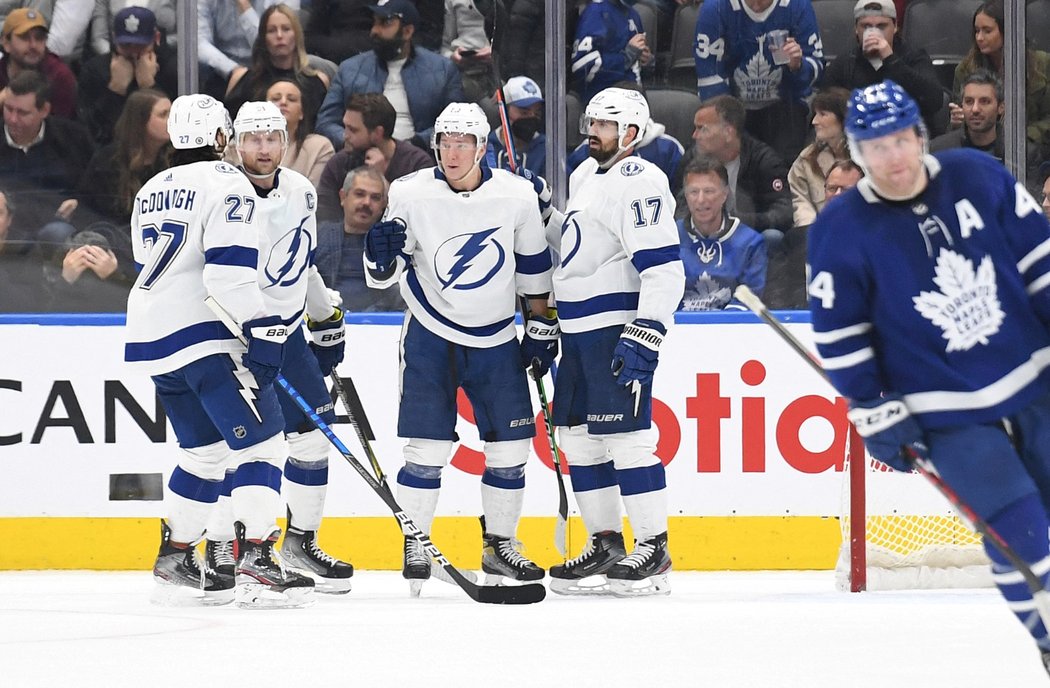 Ondřej Palát se v NHL podílel dvěma góly a jednou přihrávkou na výhře Tampy Bay 5:3 v Torontu.