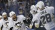 Útočník Pittsburghu Phill Kessel nastartoval ve třetí třetině svým gólem tříbrankovou smršť Penguins