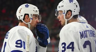 Transakce za miliardu. Toronto vyplatí bonusy, Tavares a Matthews v balíku