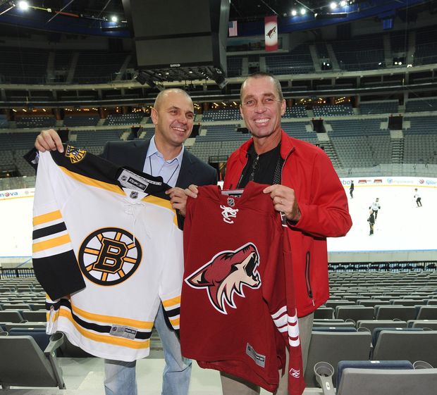 Ivan Lendl s Vladimírem Šafaříkem na tréninku NHL v Praze Ivan Lendl s Vladimírem Šafaříkem na tréninku NHL v Praze