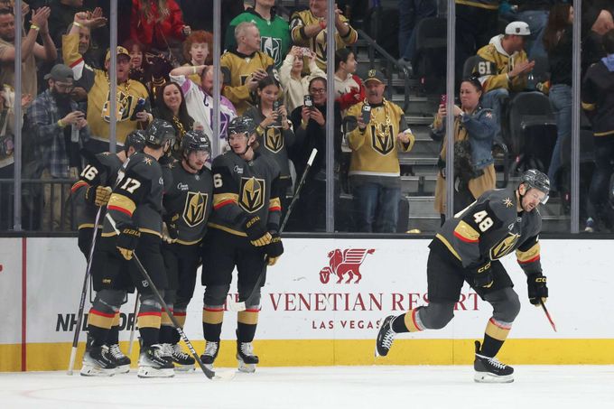 Hertl dvěma góly setnul San Jose. Tři body Nečase proti Dobešovi, Vladařova desátá výhra Hertl dvěma góly setnul San Jose. Tři body Nečase proti Dobešovi, Vladařova desátá výhra