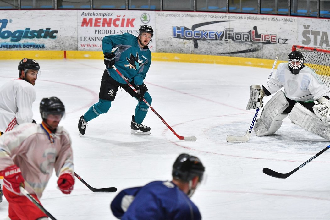 Útočník San Jose Sharks Tomáš Hertl