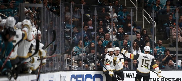 Tomáš Nosek si připsal v NHL poprvé tři body v jednom utkání, když režíroval dvěma brankami a přihrávkou vítězství Vegas 5:1 v San Jose.