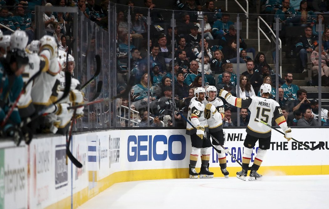 Tomáš Nosek si připsal v NHL poprvé tři body v jednom utkání, když režíroval dvěma brankami a přihrávkou vítězství Vegas 5:1 v San Jose.