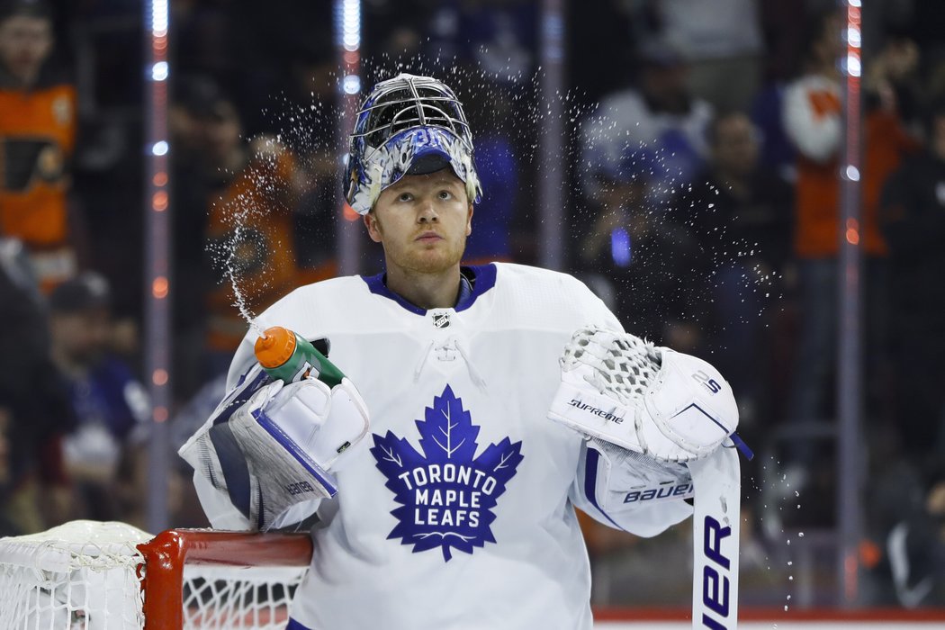 Jednu branku vítězů vstřelil Radko Gudas, který gólem od modré čáry vyrovnal na 2:2.  Brankář Maple Leafs Frederik Andersen nestihl reagovat.