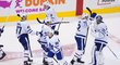 Toronto je třetím týmem v historii NHL, který v play off vyhrál zápas, ačkoli ještě čtyři minuty před koncem třetí třetiny prohrával o tři góly.