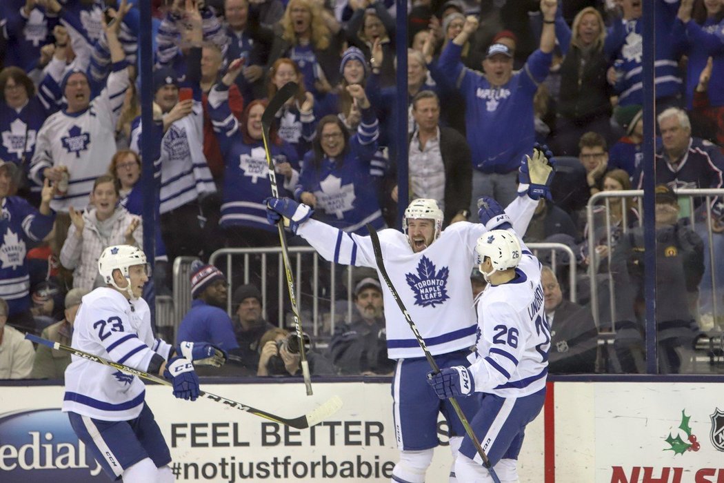 Hokejisté Toronta zdolali v pátečním duelu NHL Columbus 4:2 a zvítězili v pátém zápase po sobě.