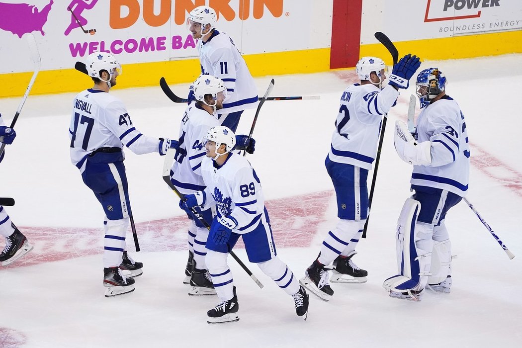 Toronto je třetím týmem v historii NHL, který v play off vyhrál zápas, ačkoli ještě čtyři minuty před koncem třetí třetiny prohrával o tři góly.