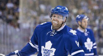 Dusno u Leafs. Já se nedám koučovat? Jste idiot, štěkl Kessel na novináře