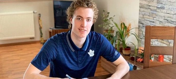 Filip Král ze Spokane ze zámořské juniorské WHL podepsal tříletou nováčkovskou smlouvu v NHL s Torontem. 