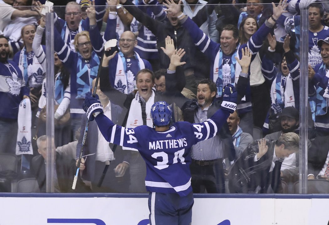 Auston Matthews rozhodl bitvu s Montrealem v prodloužení