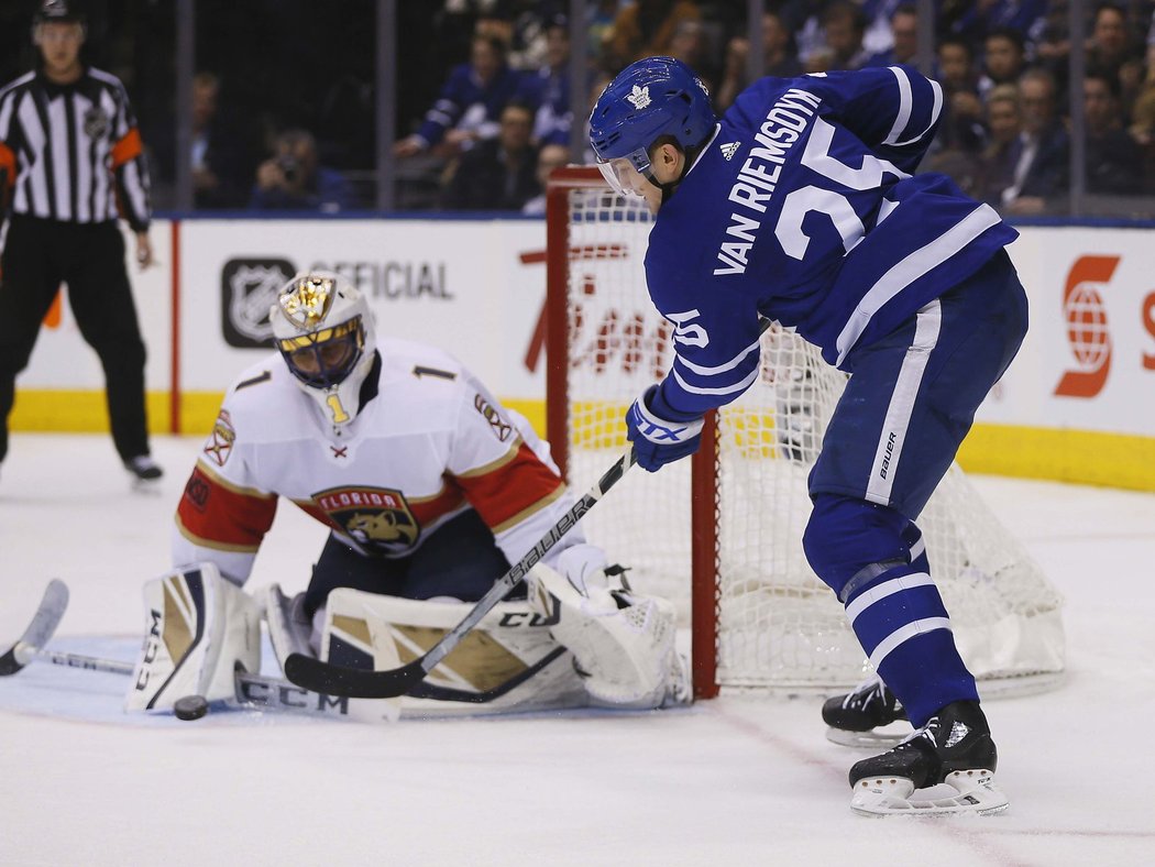 James van Riemsdyk byl jediným úspěšným střelcem utkání s Floridou