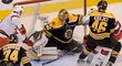 Brankář Bostonu Tuukka Rask se před třetím zápasem úvodního kola play off NHL s hokejisty Caroliny rozhodl opustit tým a ukončit sezonu.