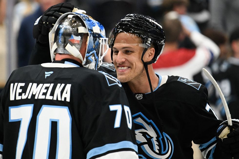Skvělý vstup do sezony pro Vejmelku! Vychytal nulu proti Chicagu, NHL viděla gól brankáře Skvělý vstup do sezony pro Vejmelku! Vychytal nulu proti Chicagu, NHL viděla gól brankáře