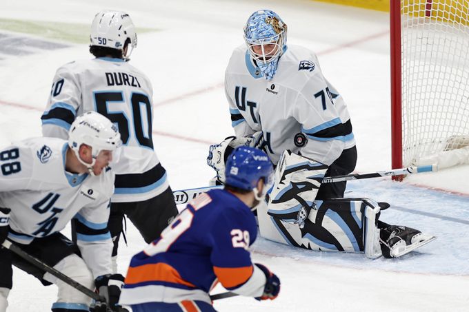 Souboj českých gólmanů pro Vejmelku, Rittich po pěti gólech střídal. Pětkrát inkasoval i Dobeš Souboj českých gólmanů pro Vejmelku, Rittich po pěti gólech střídal. Pětkrát inkasoval i Dobeš