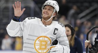 Pastrňák zářil i přes bučení. Asi mu dám v Bostonu "céčko", smál se kouč