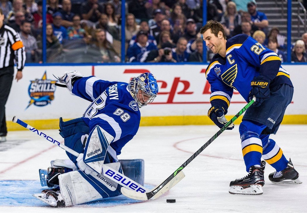 Duel brankářů v úspěšných zákrocích, další novinku, vyhrál Marc-Andre Fleury z Vegas. Andreji Vasilevskému z Tampy se nevedlo