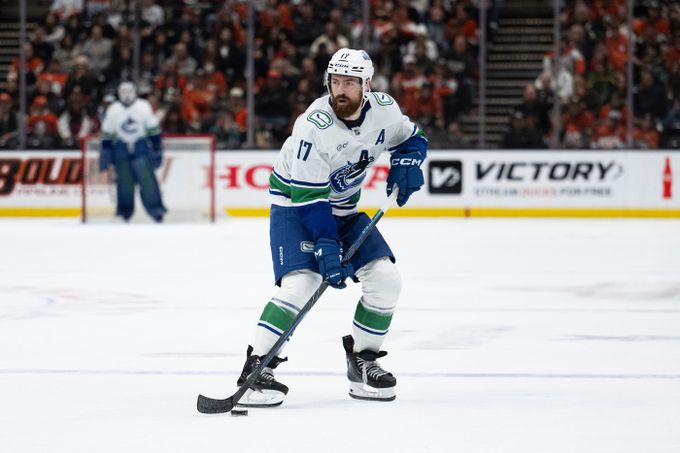 Nepříjemná série pokračuje. Vancouver s Hronkem v sestavě počtvrté v řadě prohrál Nepříjemná série pokračuje. Vancouver s Hronkem v sestavě počtvrté v řadě prohrál