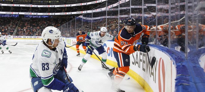 Vancouver v přípravném utkání před NHL vyhrál na ledě Edmontonu 6:1.