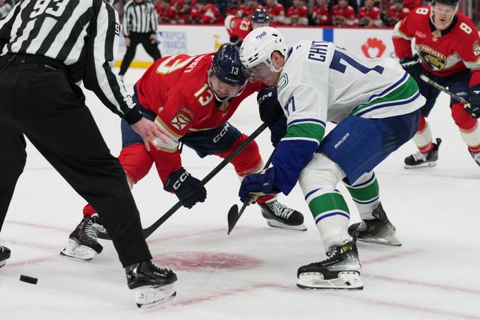 Chytil má za sebou první letošní start v NHL: přes osmnáct minut na ledě a asistence Chytil má za sebou první letošní start v NHL: přes osmnáct minut na ledě a asistence