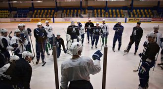 NHL může začít, startuje se v sobotu. Dvanáct hráčů bylo proti