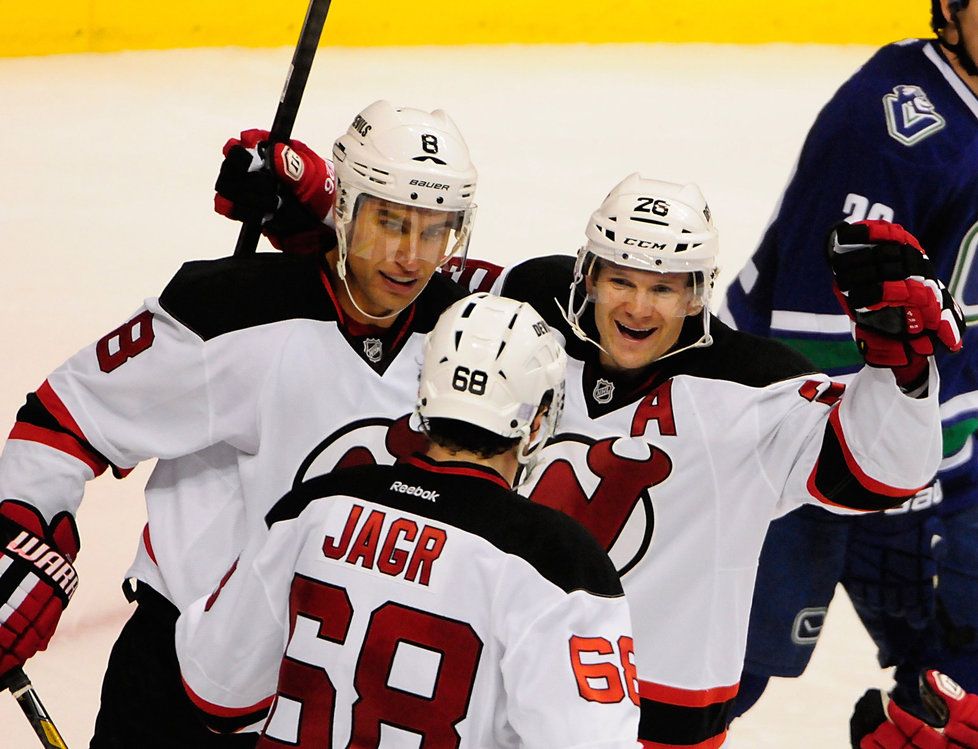 Jágr a Eliáš se radují z branky New Jersey do sítě Vancouveru Canucks