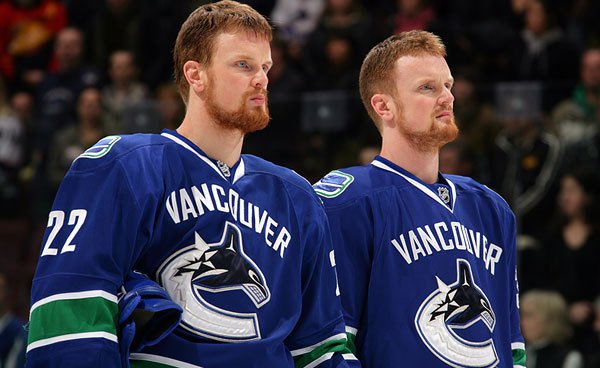Dvojčata Daniel a Henrik Sedinovi po 18 sezonách strávených ve Vancouveru ukončili společně aktivní kariéru