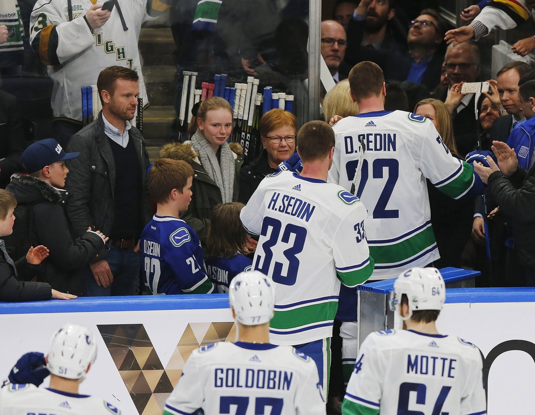 Je konec, švédská dvojčata odehrála poslední zápas v NHL