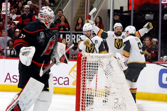 NHL ONLINE: Carolina - Vegas 1:1. Jeden z týmů získá mečbol, kdo půjde do trháku? NHL ONLINE: Carolina - Vegas 1:1. Jeden z týmů získá mečbol, kdo půjde do trháku?