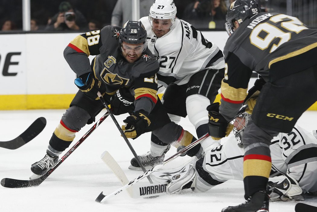 William Carrier a Tomáš Nosek doráží na bránu Los Angeles