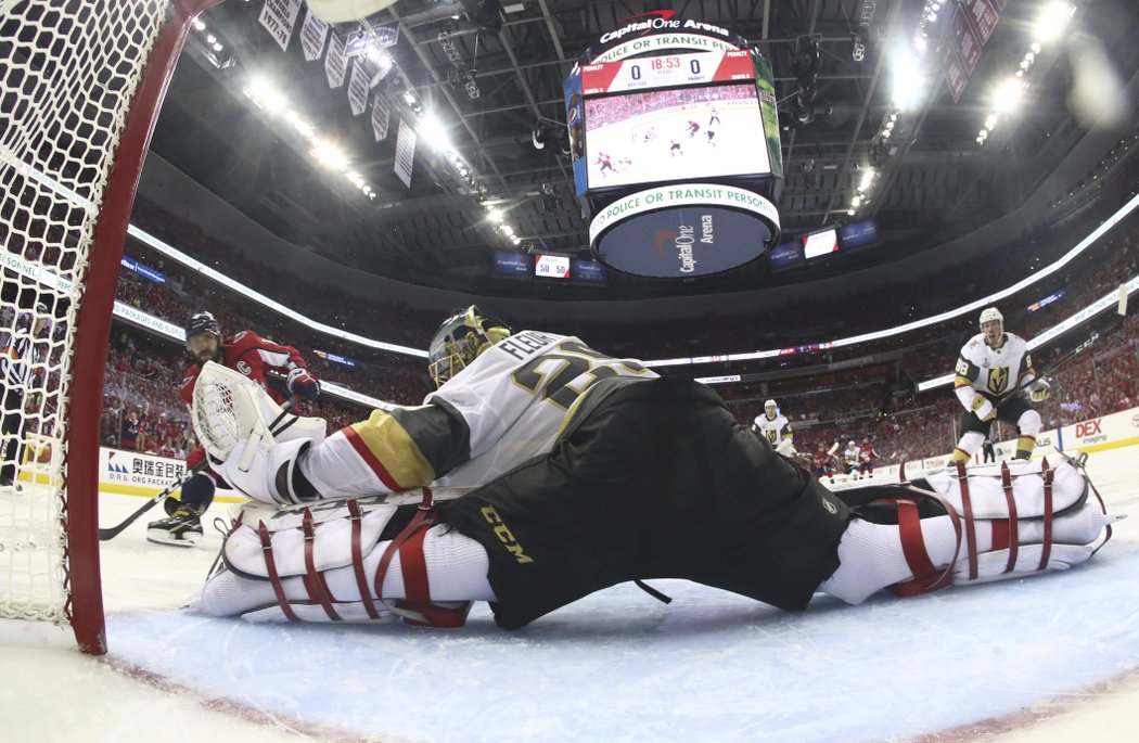 Marc-Andre Fleury zapsal celkem 23 zákroků