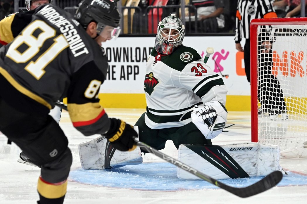 Hrdinou Minnesoty byl rovněž brankář, Cam Talbot pochytal 42 střel a připsal si shutout