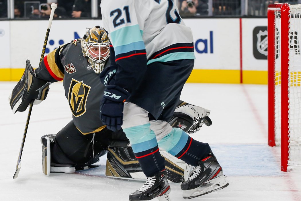 Robin Lehner od Krakena inkasoval třikrát, ale oslavil vítězství