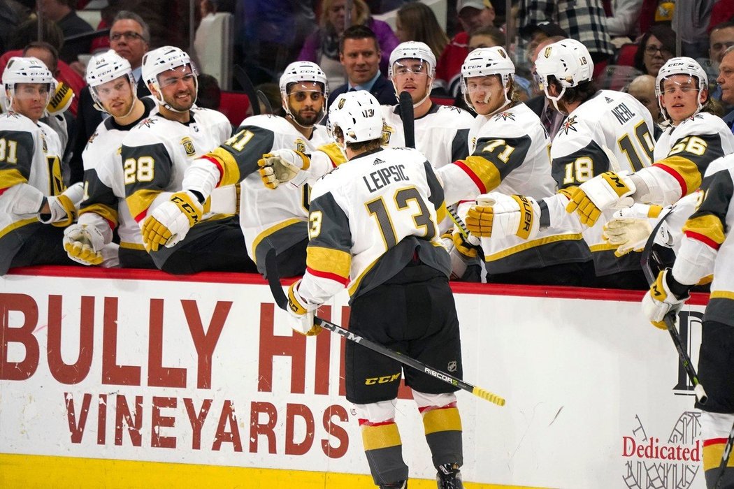 Vegas Golden Knights získali klíčový náskok v úvodních třinácti minutách, kdy vstřelili tři branky