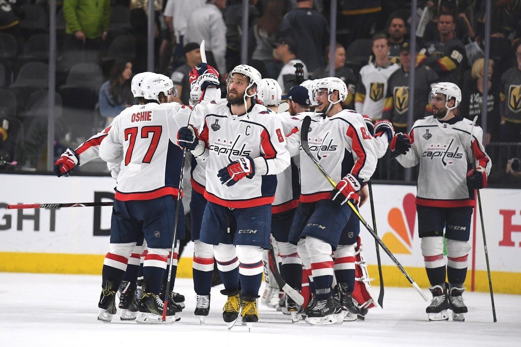 Hokejisté Washingtonu vyhráli ve druhém finálovém duelu play off NHL na ledě Vegas 3:2 a vyrovnali stav série hrané na čtyři vítězné na 1:1 na zápasy.