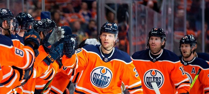 Edmonton ve varu, podle hokejových expertů bude hostit případné finále letošního Stanley Cupu domácí arena Oilers Rogers Place.