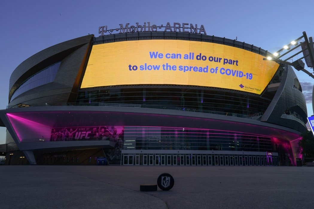 Hokej se v domovském sídle Vegas Golden Knights T-Mobile Areně už v letošní sezoně údajně hrát nebude.