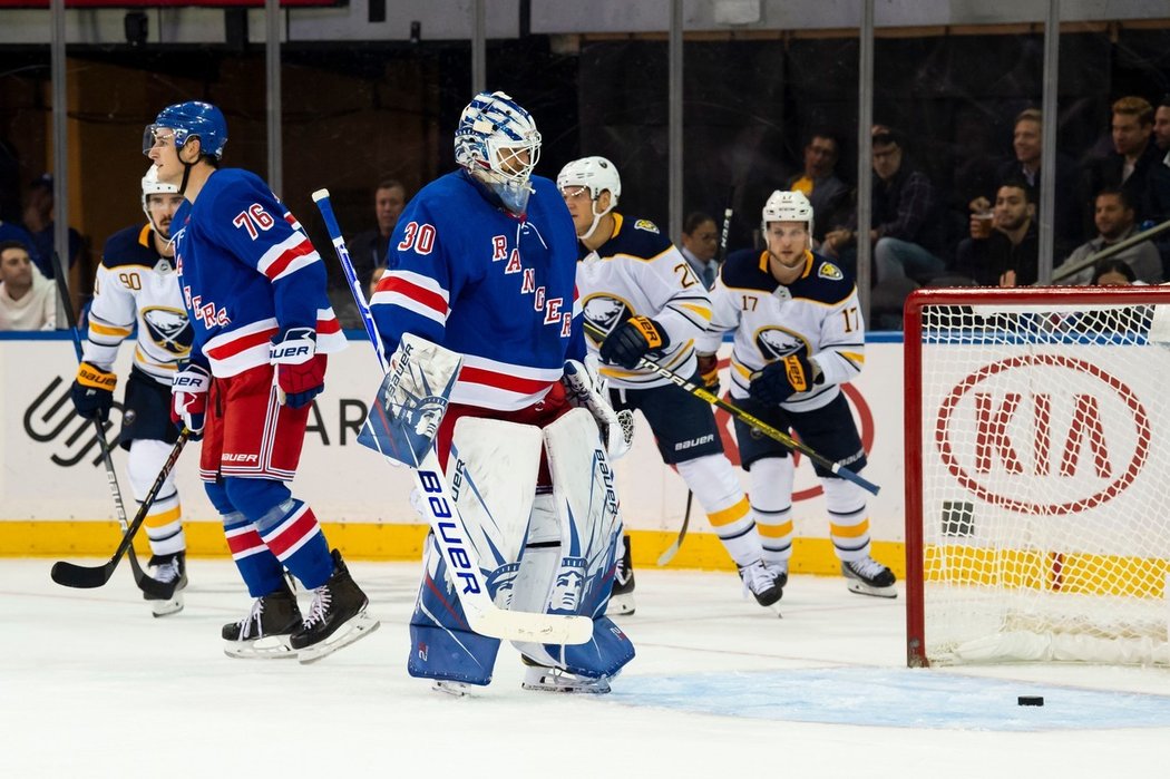 Buffalu nestačila trefa Vladimíra Sobotky, který skóroval poprvé v sezoně, a podlehlo na ledě New Yorku Rangers 2:6.
