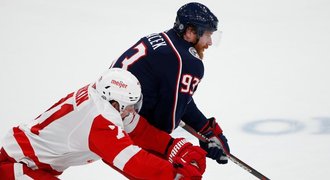 Voráček v přípravě NHL září, Boston tápe. Pastrňák nachytal Vaněčka