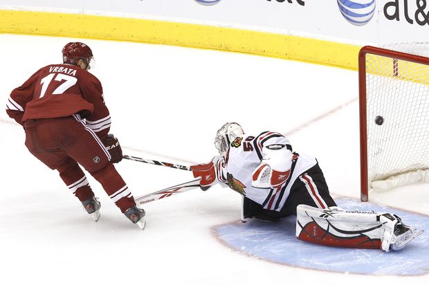 Radim Vrbata předvedl v utkání s Chicagem perfektní nájezd Radim Vrbata předvedl v utkání s Chicagem perfektní nájezd
