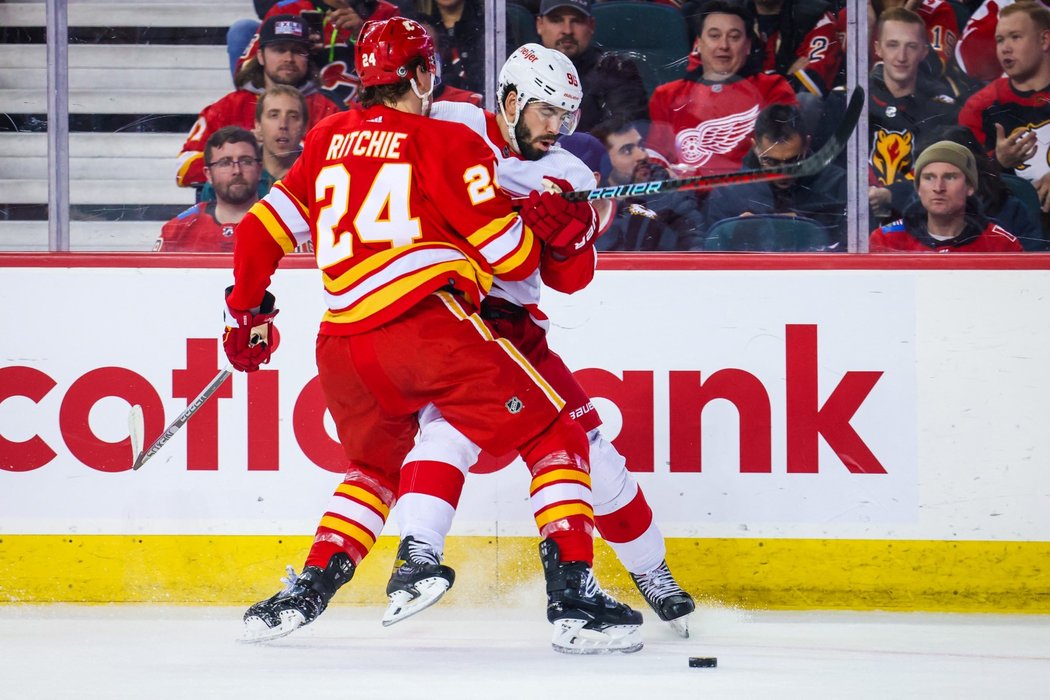 Brett Ritchie hrál za Calgary, ale v rámci trejdu, v němž opačným směrem šel jeho bratr, míří do Arizony